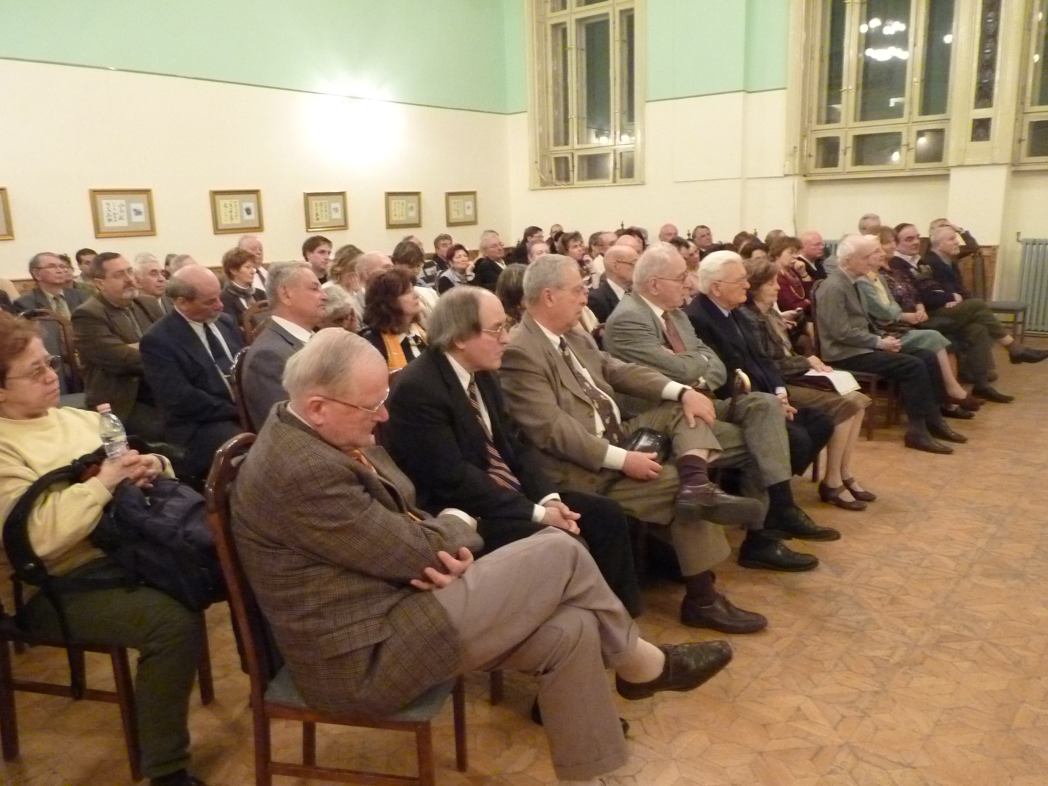 A hallgat&oacute;s&aacute;g