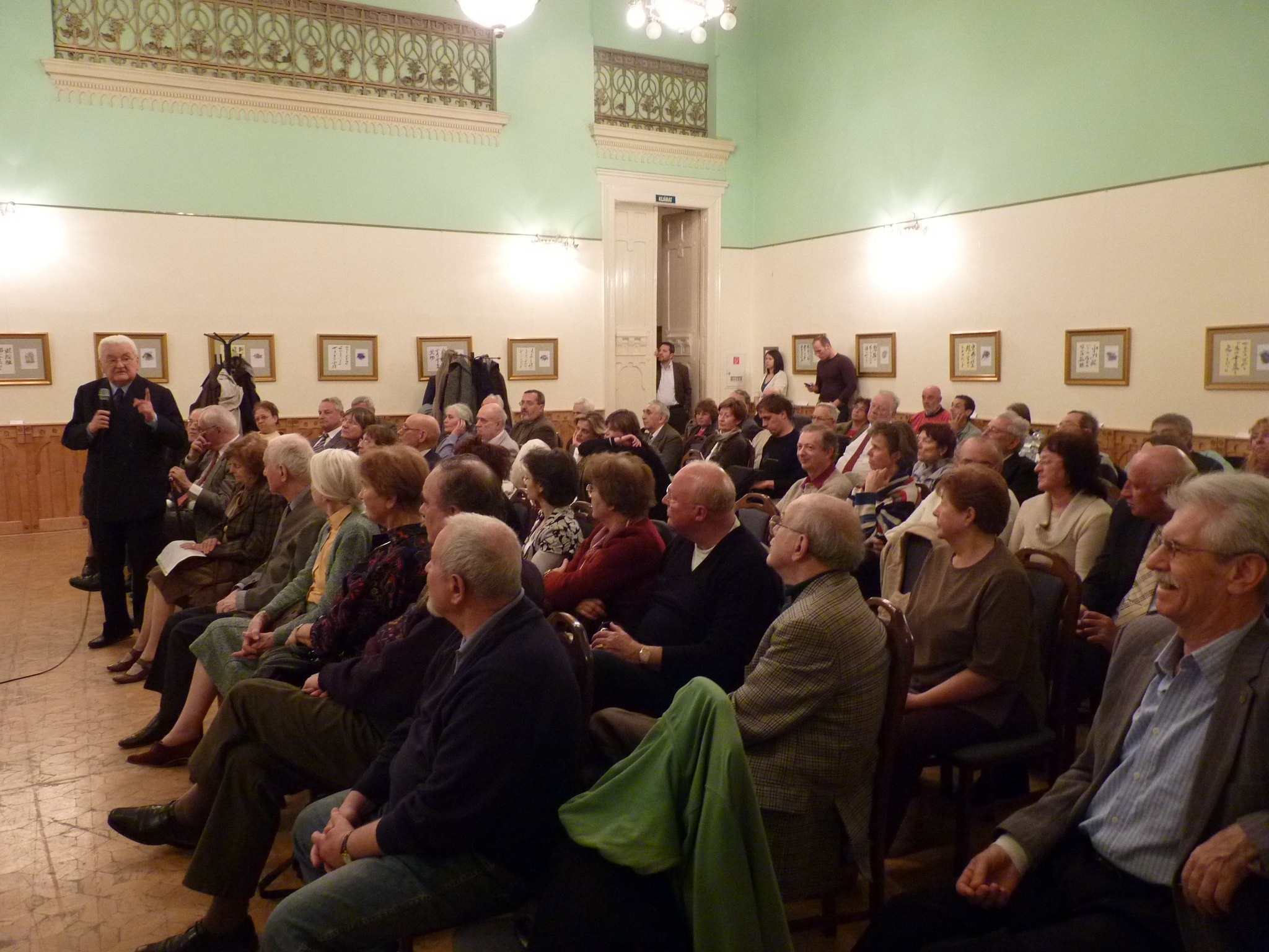 N&eacute;zői hozz&aacute;sz&oacute;l&oacute;: Boross P&eacute;ter minisztereln&ouml;k